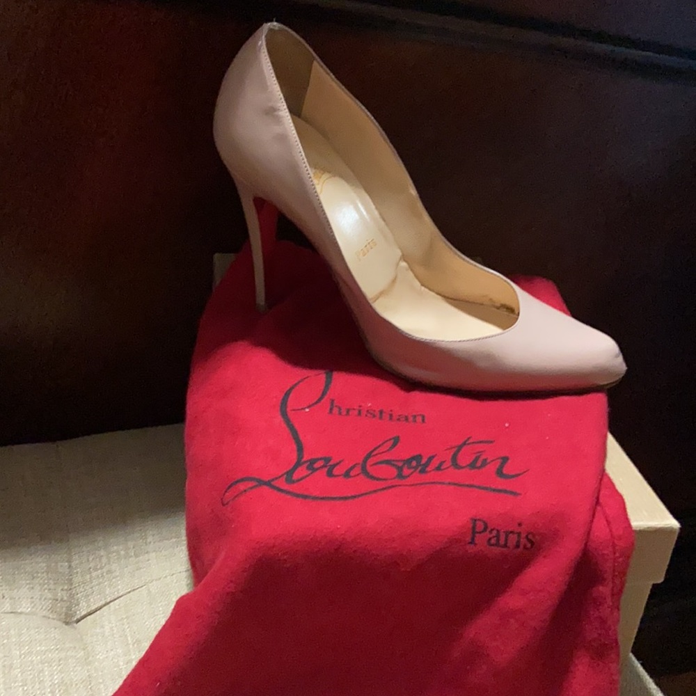 Authentic decollete 100 Christian Louboutins